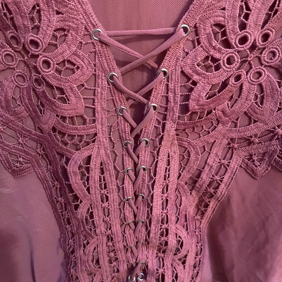 Gimmicks by Buckle mauve pink crochet lace up blouse - Picture 7 of 9
